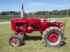 1956 Farmall 100 IH repainted tractor 1pt quick hitch drawbar weights runs good