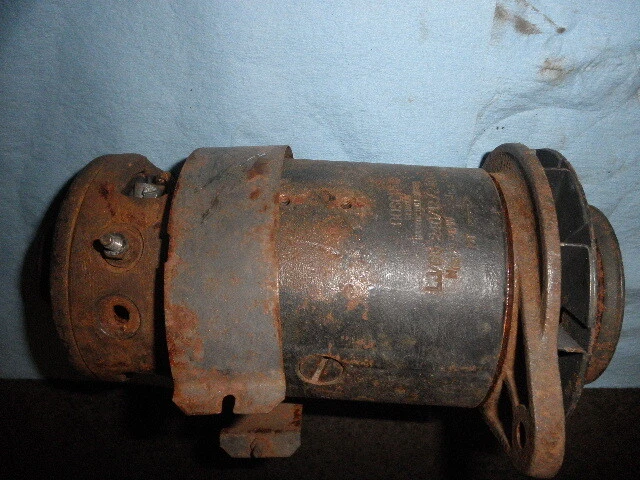 二手 OE Bosch#LJ/66-240/12/2400A-R8,梅赛德斯 #1271400450 W111,220SE,30A 发电机 — 第 3/4 张图片