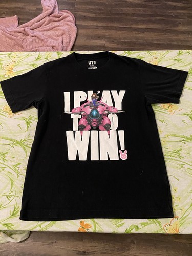 UT Uniqlo I Play To Win Blizzard Gamer 