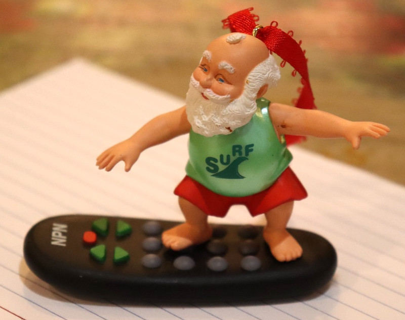 Hallmark Keepsake Ornament 2000 North Pole Network Santa Surfing on TV Remote