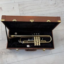 Beginner Trumpet – Gold Finish – Ideal for Students – Foam Carry Case Included