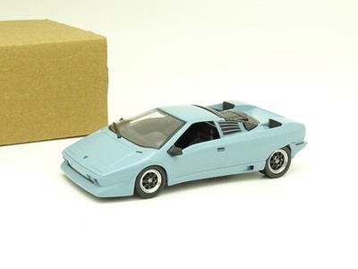 Leo Models SB 1/43 - Lamborghini P 132 1986 Blau