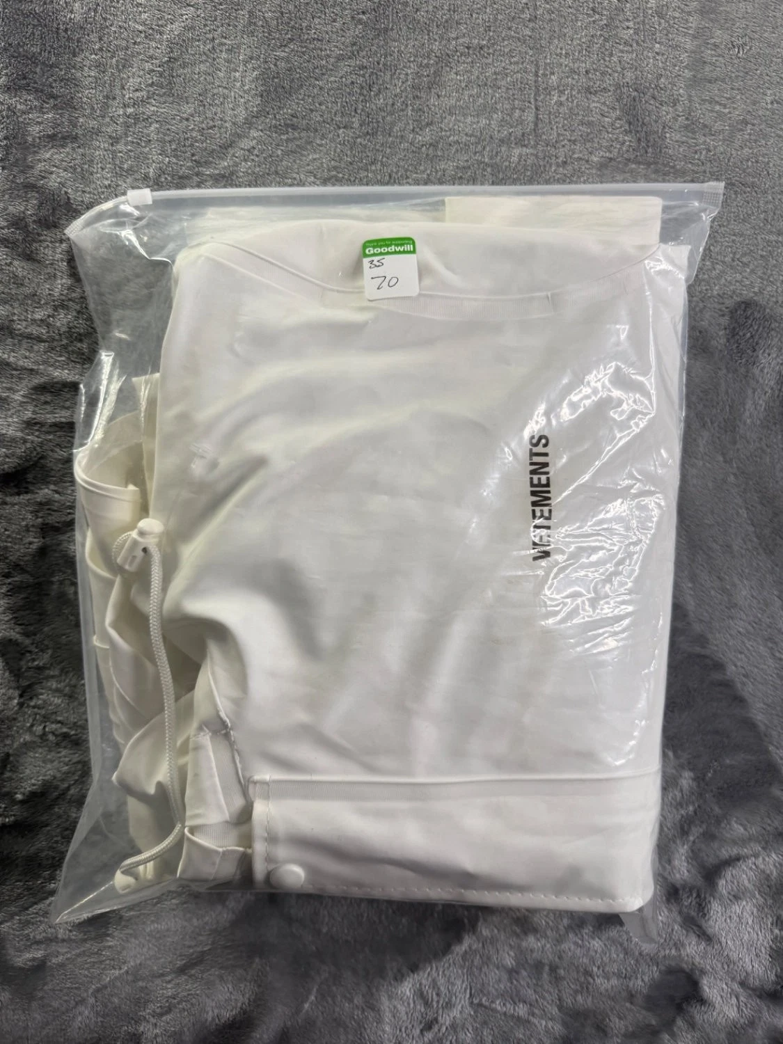 Vetements WAH18 JA24 Men's Raincoat One Size White Underarm Ventilation Eyelets - product detail image 11