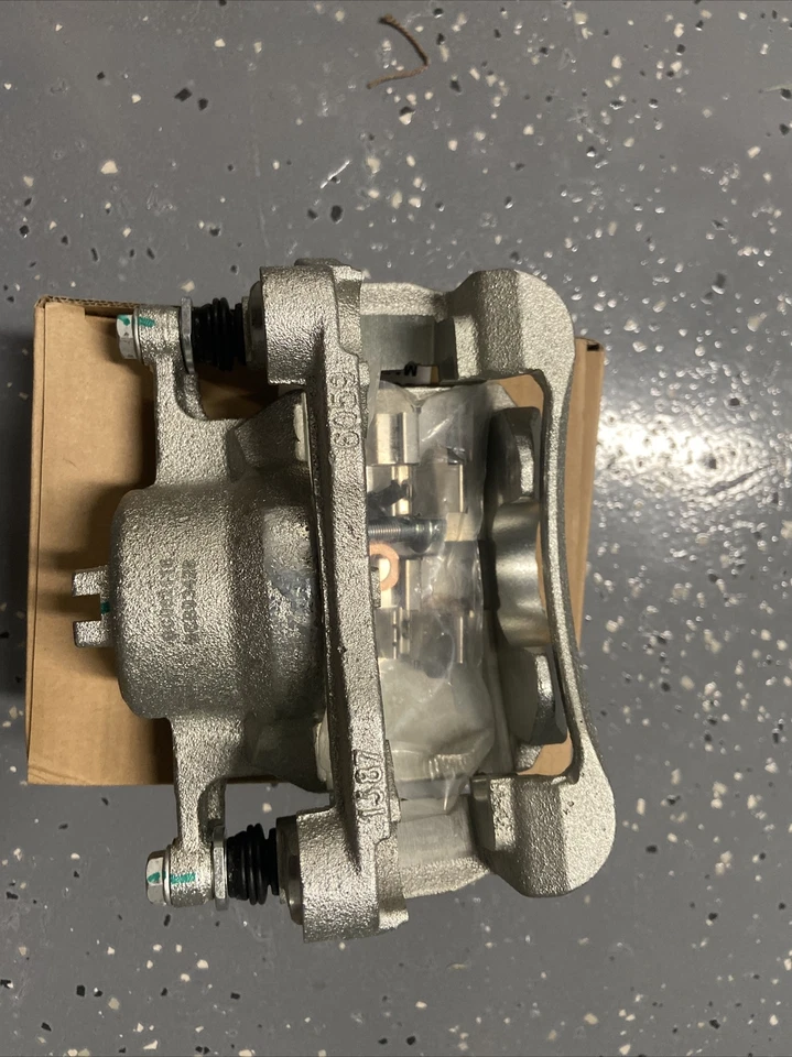 Pinza de freno delantera izquierda Cardone 82829TG para Nissan Rogue Select 2014-2015 Foto 2 de 3