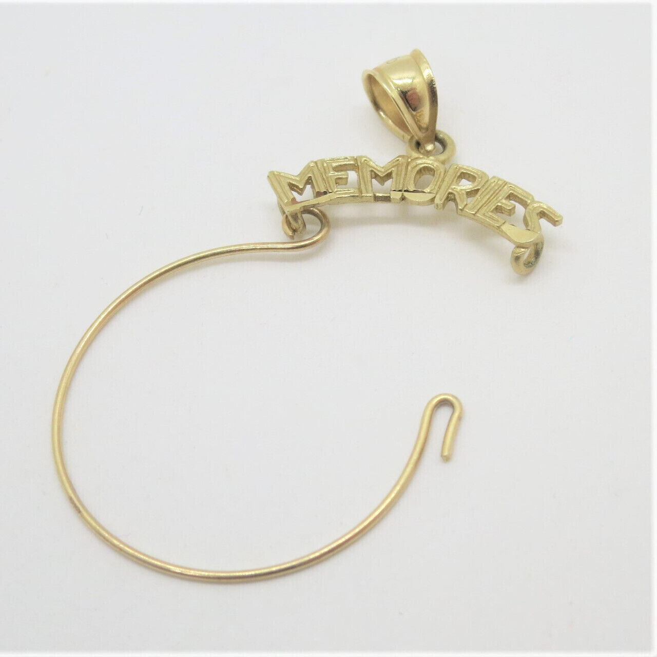 14k Yellow Gold GD Signed Memories Charm Holder P… - image 1
