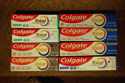 COLGATE TOTAL LOT OF 8 ASSORTED SIZE TOOTHPASTE/NEW IN DATE