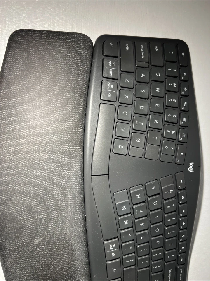 Logitech ERGO K860 Wireless Ergonomic Split Keyboard Bluetooth without USB - Image 2 of 4