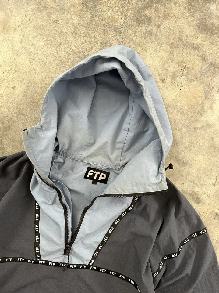 Chaqueta Anorak Grande FTP Cinta Azul Logo Tubería Foto 3 de 4