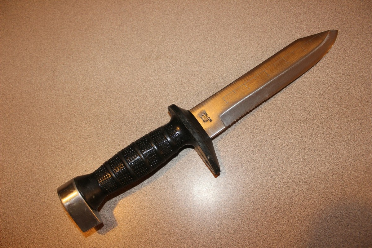 Vintage Valor # 725 Stainless Steel Japan Scuba Diving Knife w