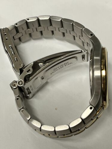 Citizen Eco-Drive Watch Men 35mm Silver/Gold Tone E111-K15699 Tested & Working - Picture 7 of 9