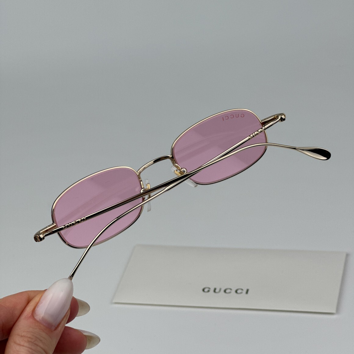 小物 GUCCI sunglasses Oversized rectangular sunglasses in black injection | GUCCI® US