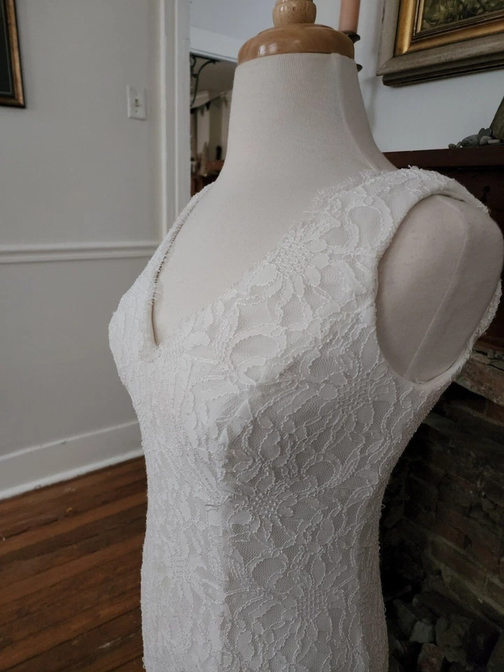 Vestido de novia de encaje DB Studio Foto 4 de 4