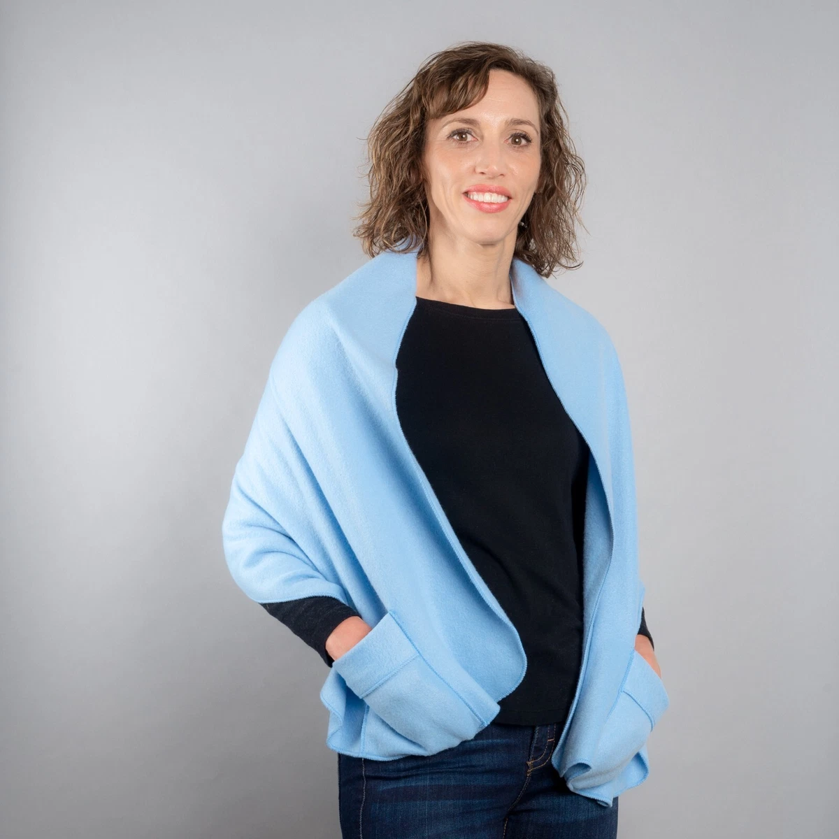 Fleece shawl with best sale pockets