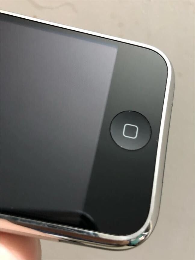 Very rare iOS 1.0 Apple iPhone 1st Generation - 8GB - Black Very rare iOS 1.0 Apple iPhone 1st Generation - 8GB - Black