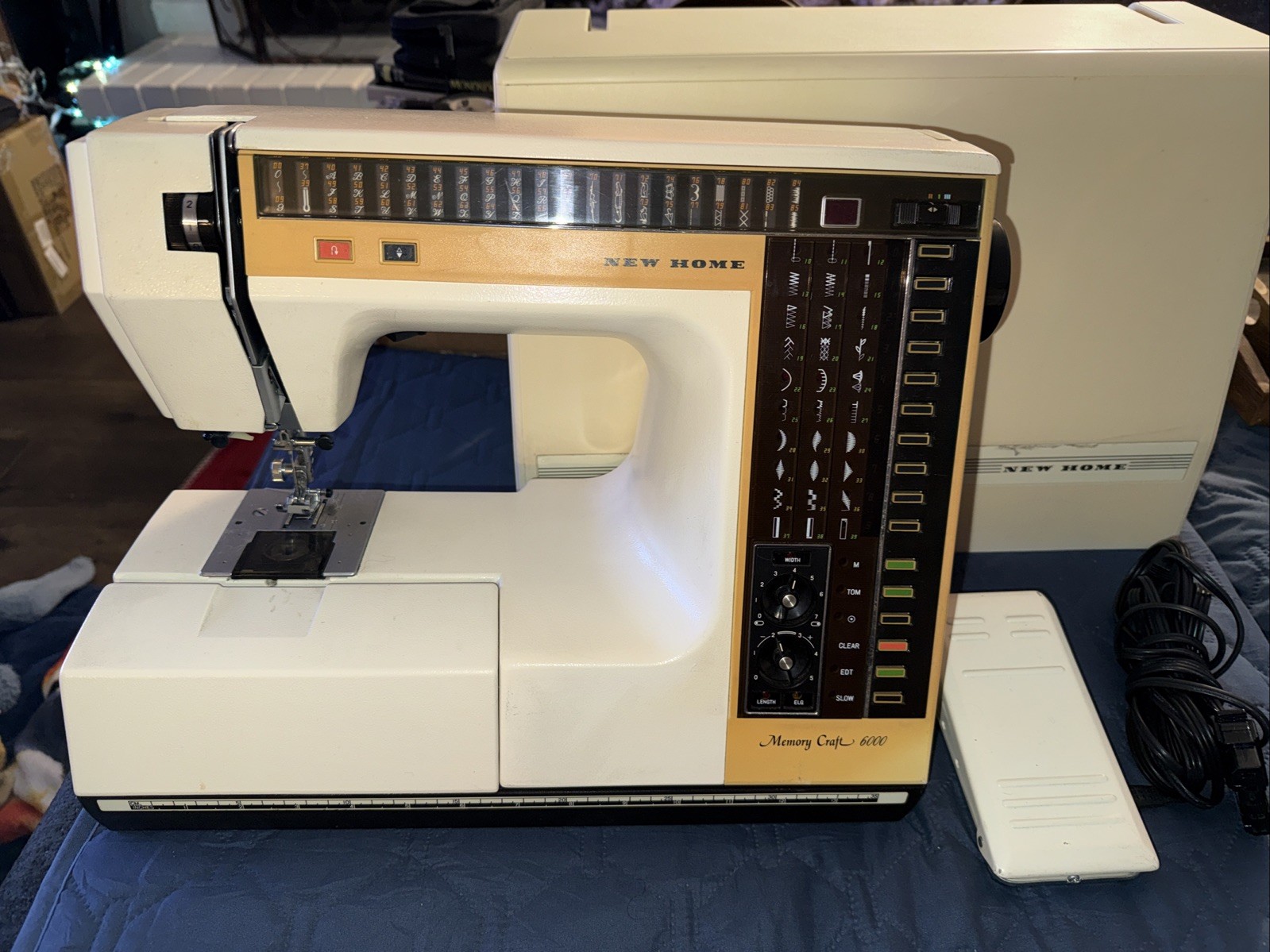 Sewing Machine Japan  W/power Cord & Case