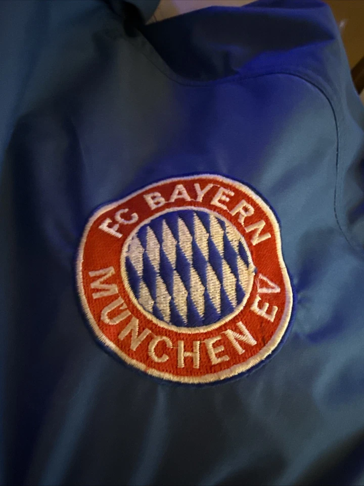 Chaqueta cortavientos vintage Bayern Munich marca nuez moscada talla L Foto 3 de 4