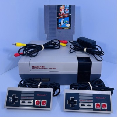 Nintendo NES Video Game Console Working 2 Controllers Mario Bros