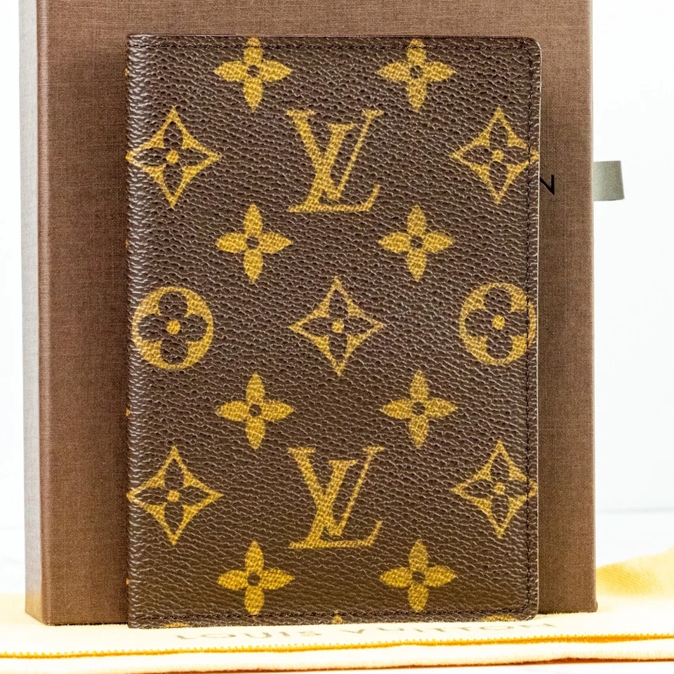 LOUIS VUITTON Passport Cover Case Holder M60180 Monogram Couverture Passeport[S] - Image 2 of 4