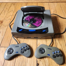 SEGA Saturn Gray Home Console Bundle w/ 2 Controllers & Games. Make An Offer!