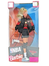 Mattel 1998 NBA Atlanta Hawks Barbie Doll Collectible NRFB #20734
