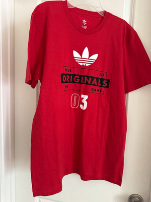adidas Originals Men s Red Logo Graphic Crew Neck Short Sleeve T-Shirt M