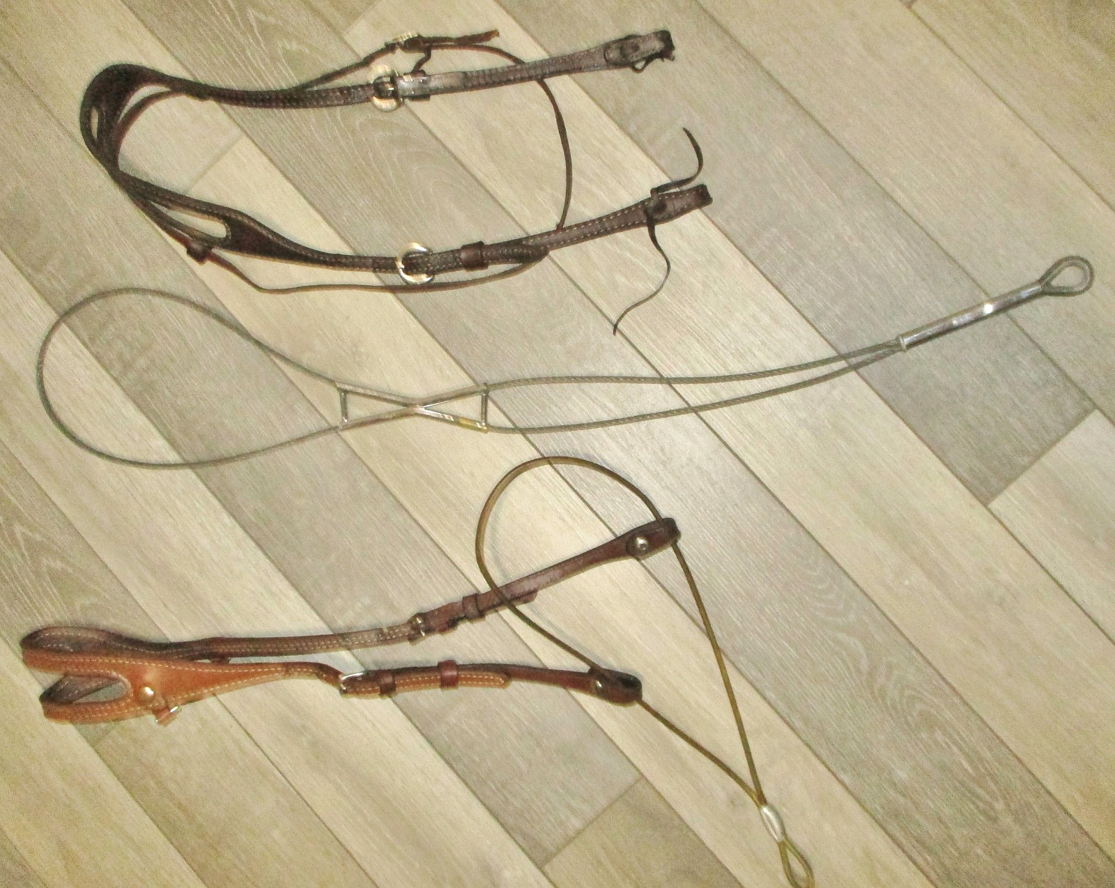 Western Cowboy TACK LOT -2 Shaped Ear bridles -PLUS Steel Cable noseband tiedown