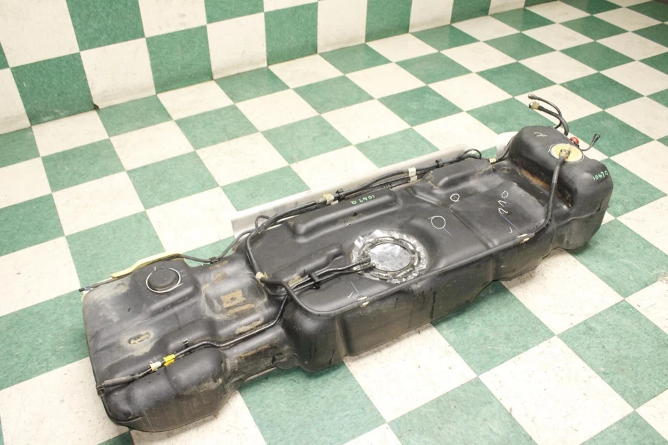 05-06 AVALANCHE 5.3L Gas Gasoline OEM Fuel Tank Reservoir Assembly Factory WTY Foto 3 de 4