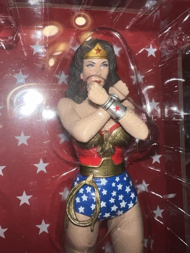 DC Lynda Carter Wonder Woman 9” PVC Statue Diamond Select Exclusive Figure MIB