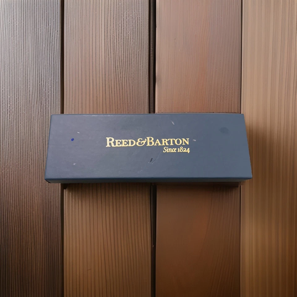 Nueva cuchara de alimentación infantil de acero inoxidable Reed & Barton cruz nueva sellada con caja Foto 2 de 4