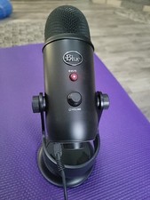 Logitech for Creators Blue Yeti USB-Mikrofon (ungetestet). Powers On.