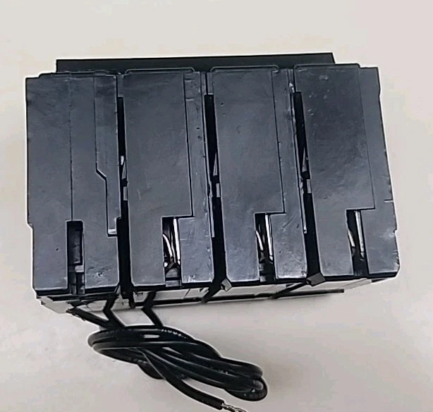 Disyuntor EATON BR350ST 3 polos 50 amperios 120/240v con disparo de derivación (NUEVO) Foto 3 de 4