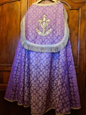 priester estrich 19., lila 