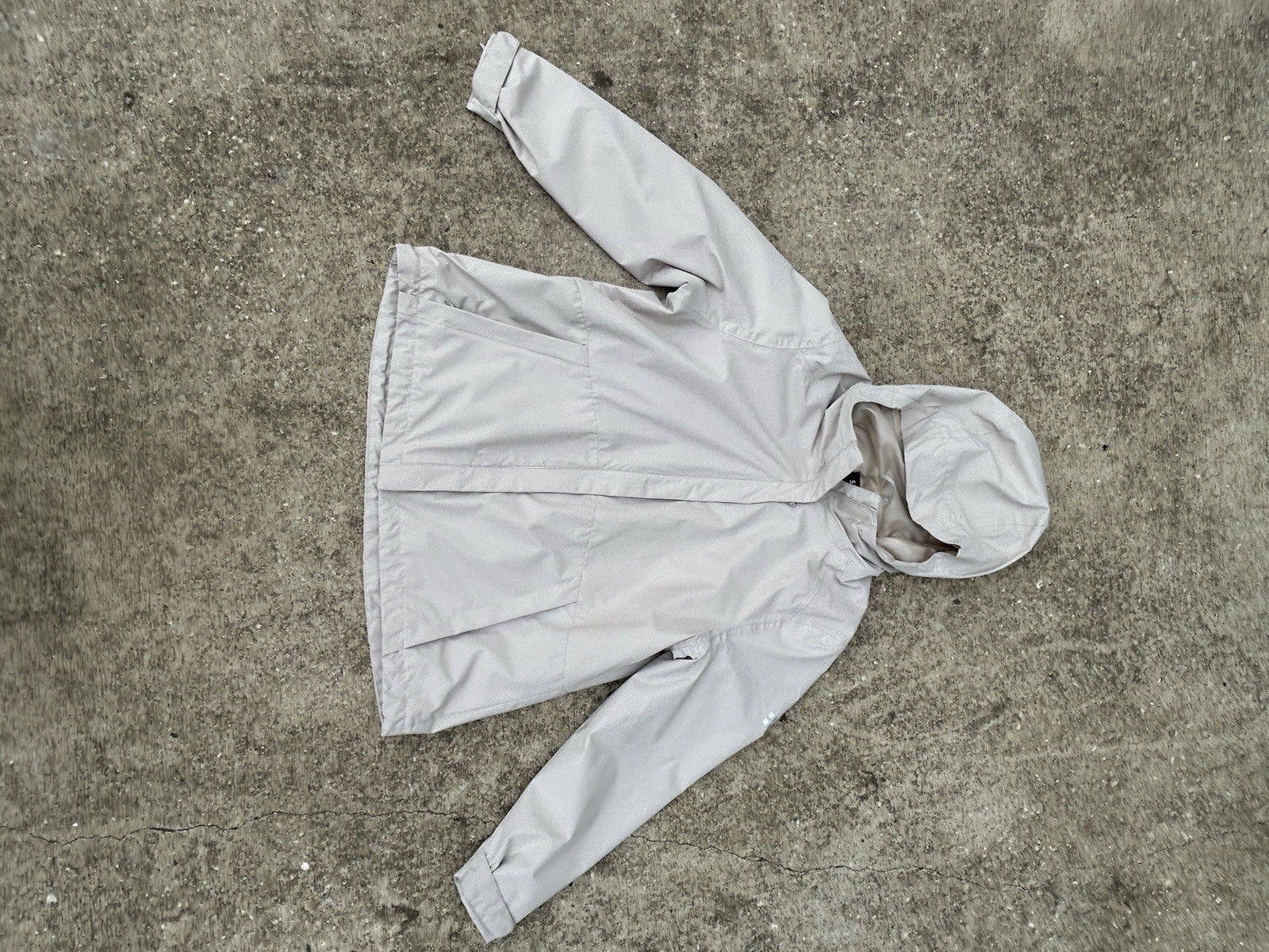swiss alps wind breaker / rain jacket