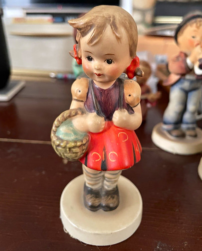 Vintage Hummel “school girl”figurine made in W Germany #81/3/0