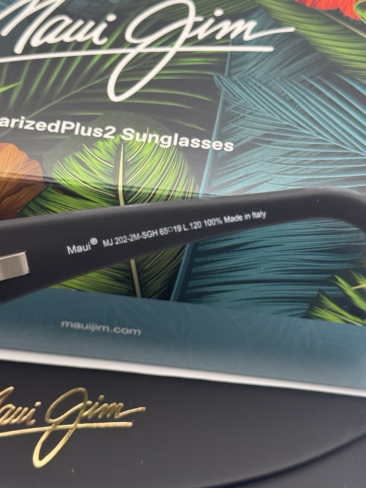 Maui Jim Peahi B202-2M - Black Matte Rubber Frame / Blue Hawaii Lens