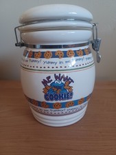 Sesame Street 2006 Cookie Monster Me Want Cookie Locking Ceramic Cookie Jar