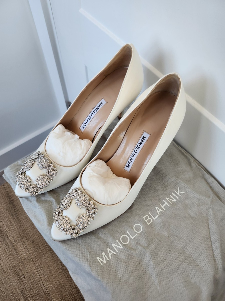 Manolo Blahnik Hangisi 90cm Silk-Satin Pumps in Ivory/Bone UK