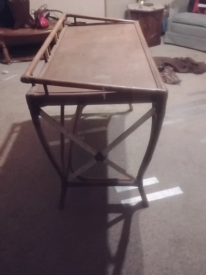 Escritorio de ratán de los años 50 es de bambú y mimbre de mediados de siglo Foto 4 de 4