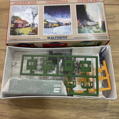 Walthers HO Scale BN Bay Window Caboose Kit Burlington Northern #11702 ungebaut | Zustand: New