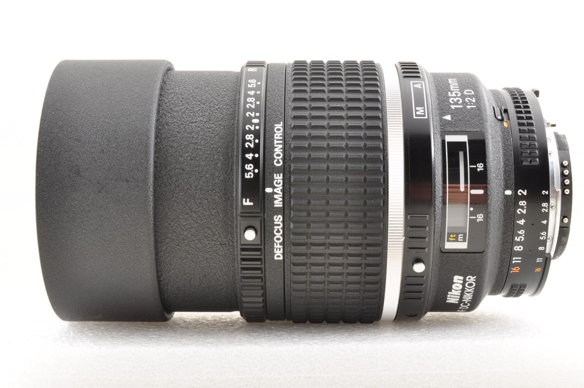 Nikon AF DC-Nikkor 135mm f/2 D Defocus Image Control Lens Nikon AF DC-Nikkor 135mm f/2 D Defocus Image Control Lens