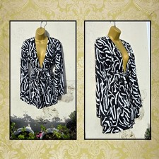 Nasty Gal Size 8 Black White Animal Print Plunge Tie Back Flared Sleeve Dress