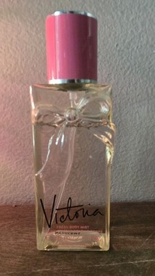 Victoria's Secret '' VICTORIA '' FRESH Body Mist 2.5 oz /75 ml BOW RARE BOTTLE 
