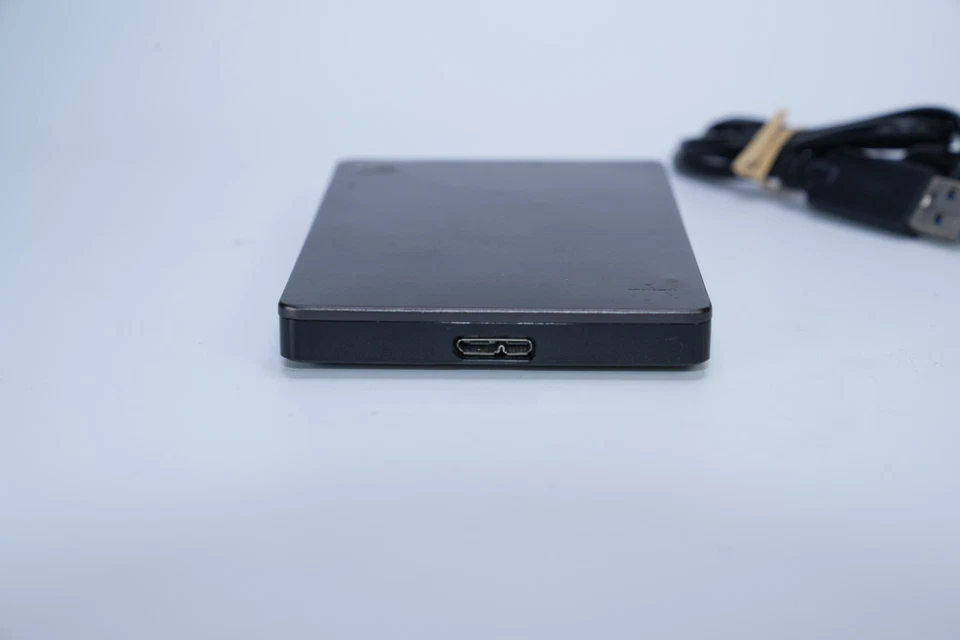 Seagate Backup Plus Portable Drive 2TB Metal Finish SRD00F1 - Image 3 of 4