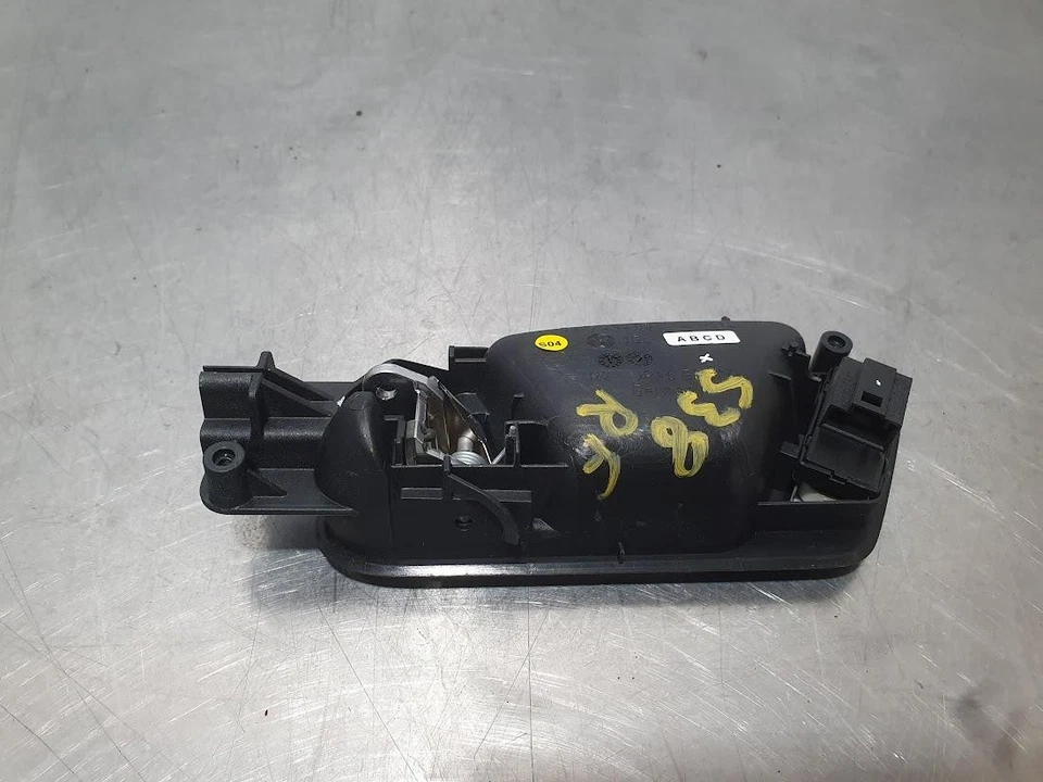 VOLKSWAGEN TIGUAN DOOR HANDLE INNER, RH FRONT, 5N, 05/08-06/11 5N2837114 - Image 2 of 4