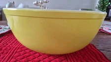 VINTAGE PYREX YELLOW ROUND 4 QUART #404 MIXING NESTING BOWL OVEN WARE BAKING 