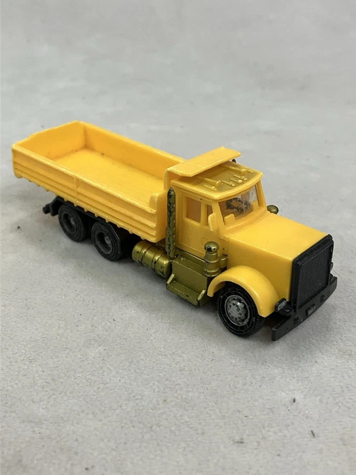 Желтый игрушечный самосвал, Peterbilt 378, возможно, изготовлен Boley или Promotex - Изображение 3 из 4