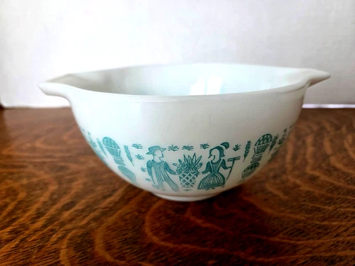 Vintage Pyrex Amish Butterprint 441 Cinderella Mixing Bowl 1-1/2 Pint Turquoise