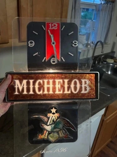 Michelob Vintage Beer Medallion Clock Bar Light Sign Wall Decor