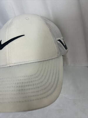 Nike Hat Cap Flex Fit White Embroidered Adult Golfer Golf 20XI VRS