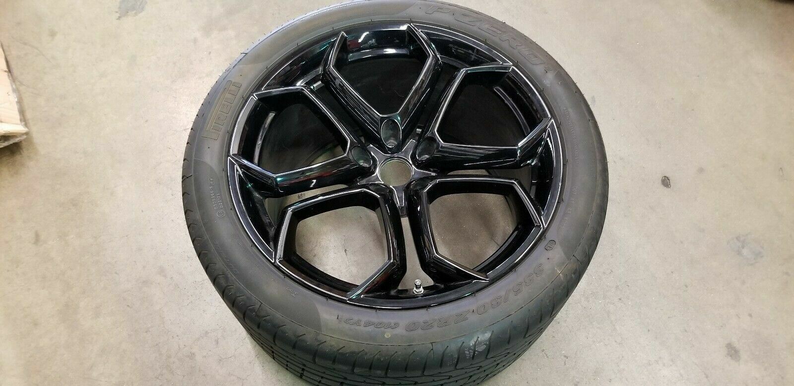 LAMBORGHINI AVENTADOR LP700 REAR WHEEL RIM TIRE OEM 470601017P 470601017 